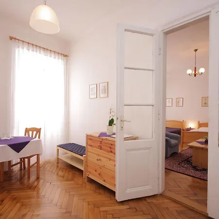 The Green Garland Hotel Praga