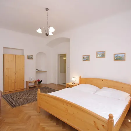 Hotel The Green Garland Prague