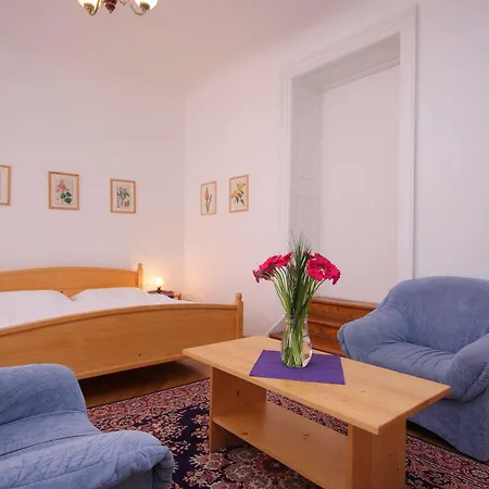 Hotel The Green Garland *