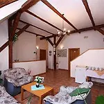 The Green Garland Hotel