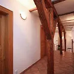 Hotel The Green Garland *