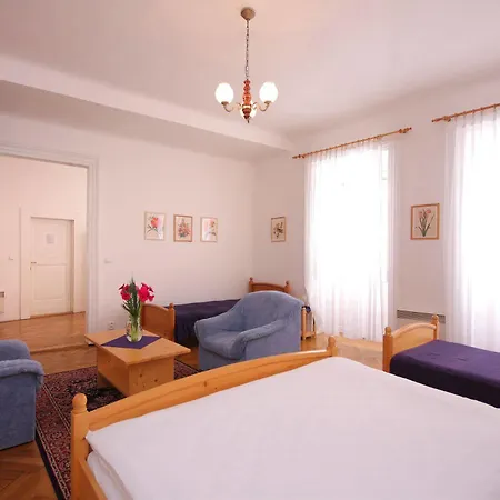 Hotel The Green Garland Praga